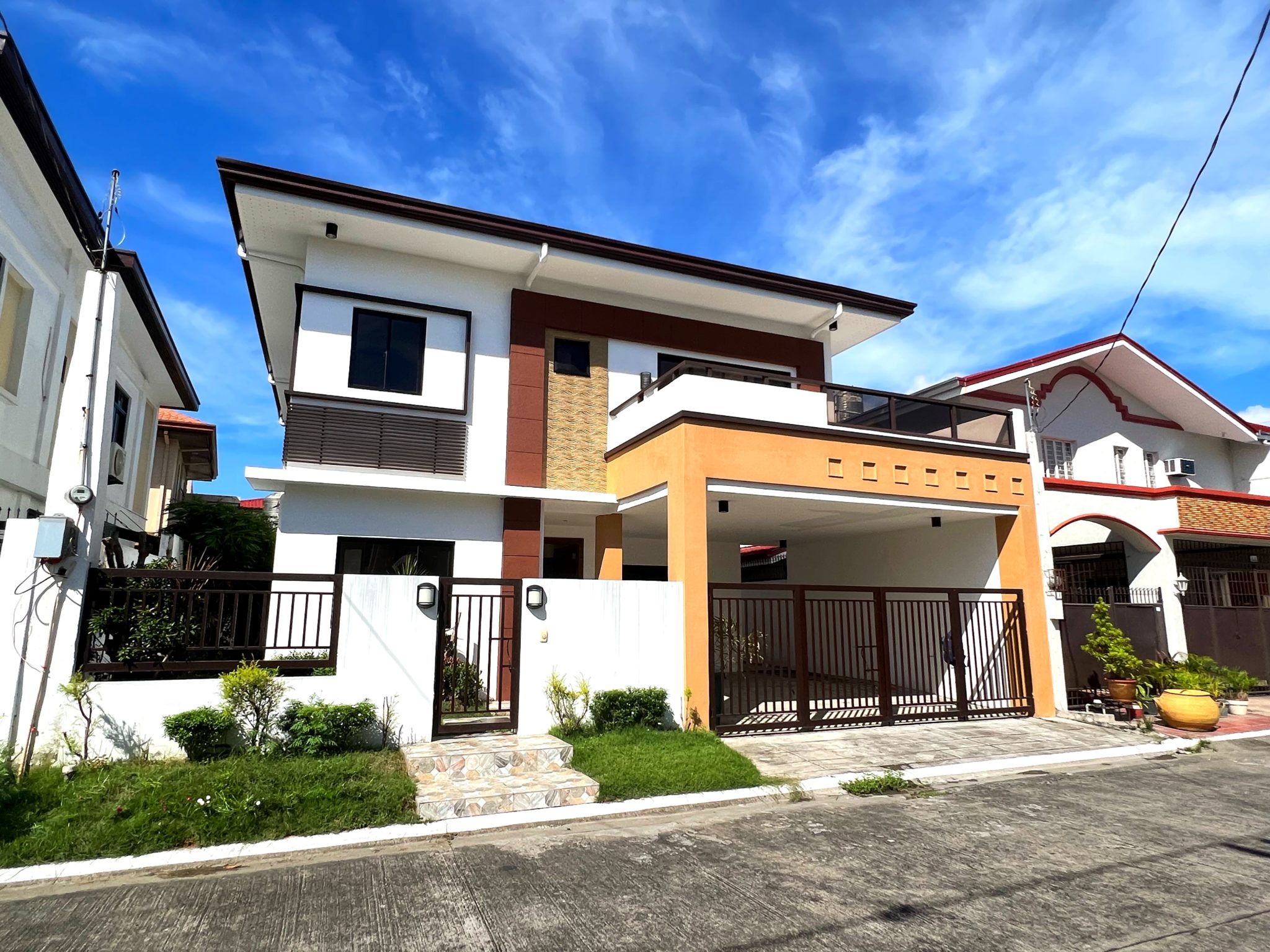 House And Lot For Sale In BF Paranaque | Presello