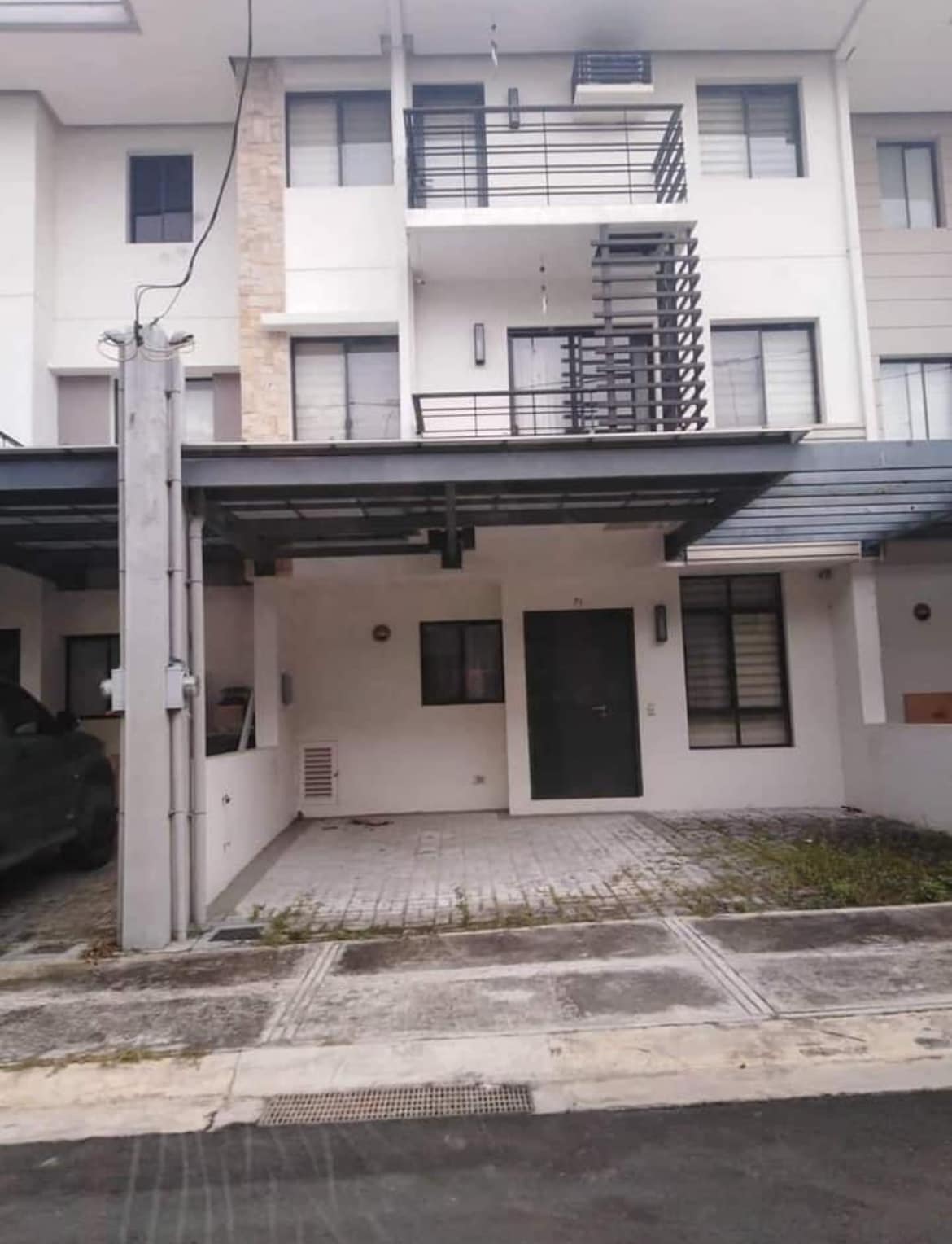 Bright3-BedroomTownhouseforSaleinFerndaleVillas,PasongTamo,QuezonCity-2.jpg