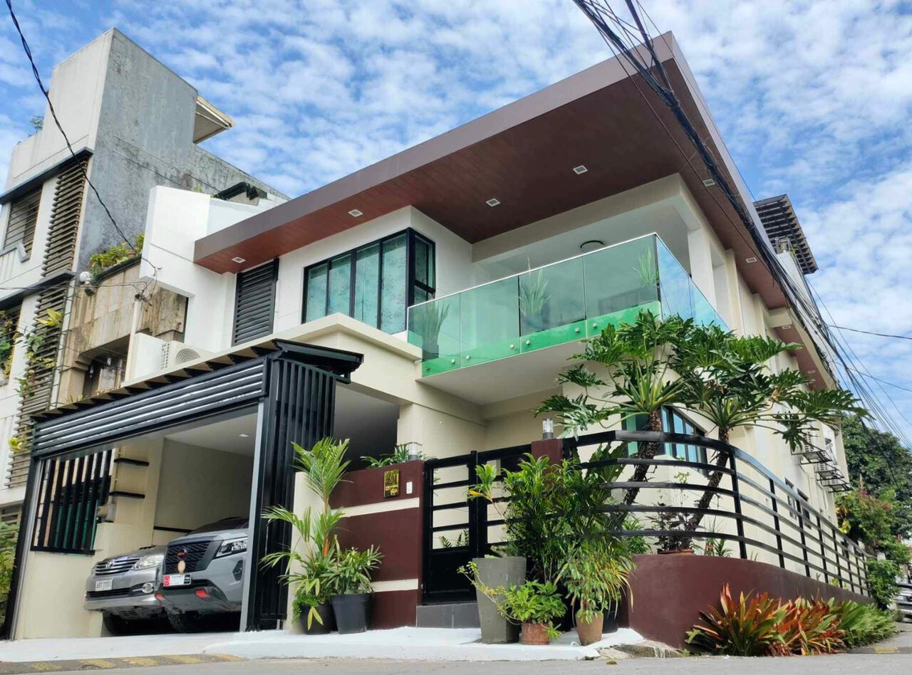 Alluring5-BedroomHouseforSaleinProject6,QuezonCity-1.jpg