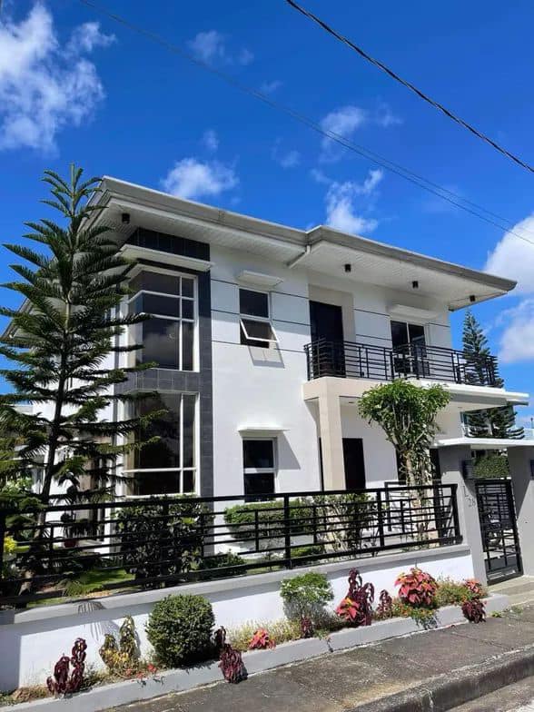 Amazing4-BedroomHouseforSaleinRivieraGolfandCountryClub,Silang,Cavite-2.jpg