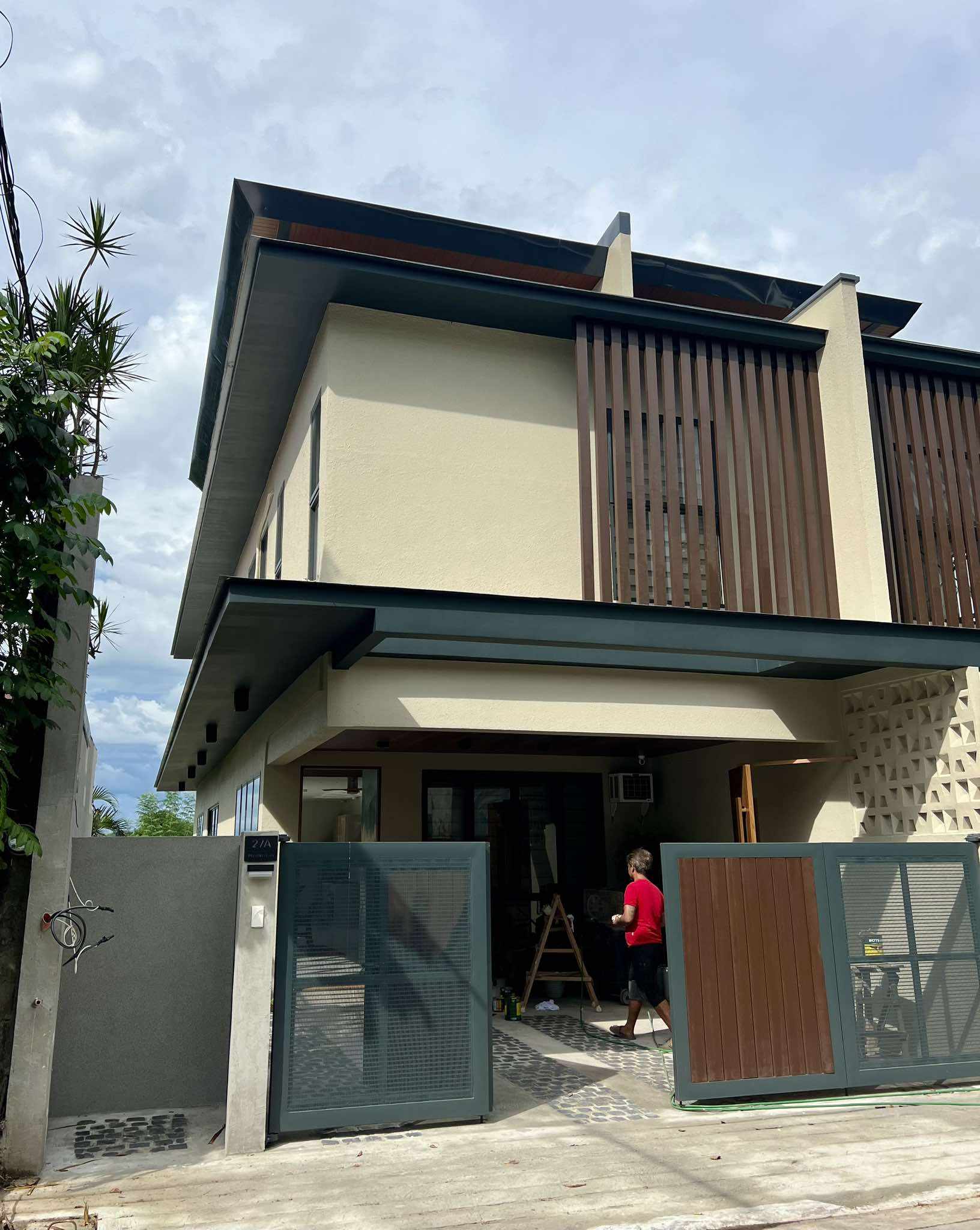 Modern5-BedroomHouseforSaleinNayongSilanganSubd.AntipoloCity-1.jpg