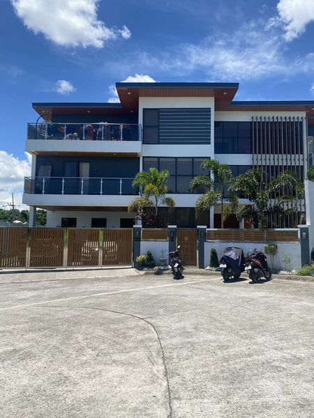 Brilliant5-BedroomHouseforSaleinHighlands,Havila,TaytayRizal-1.jpg