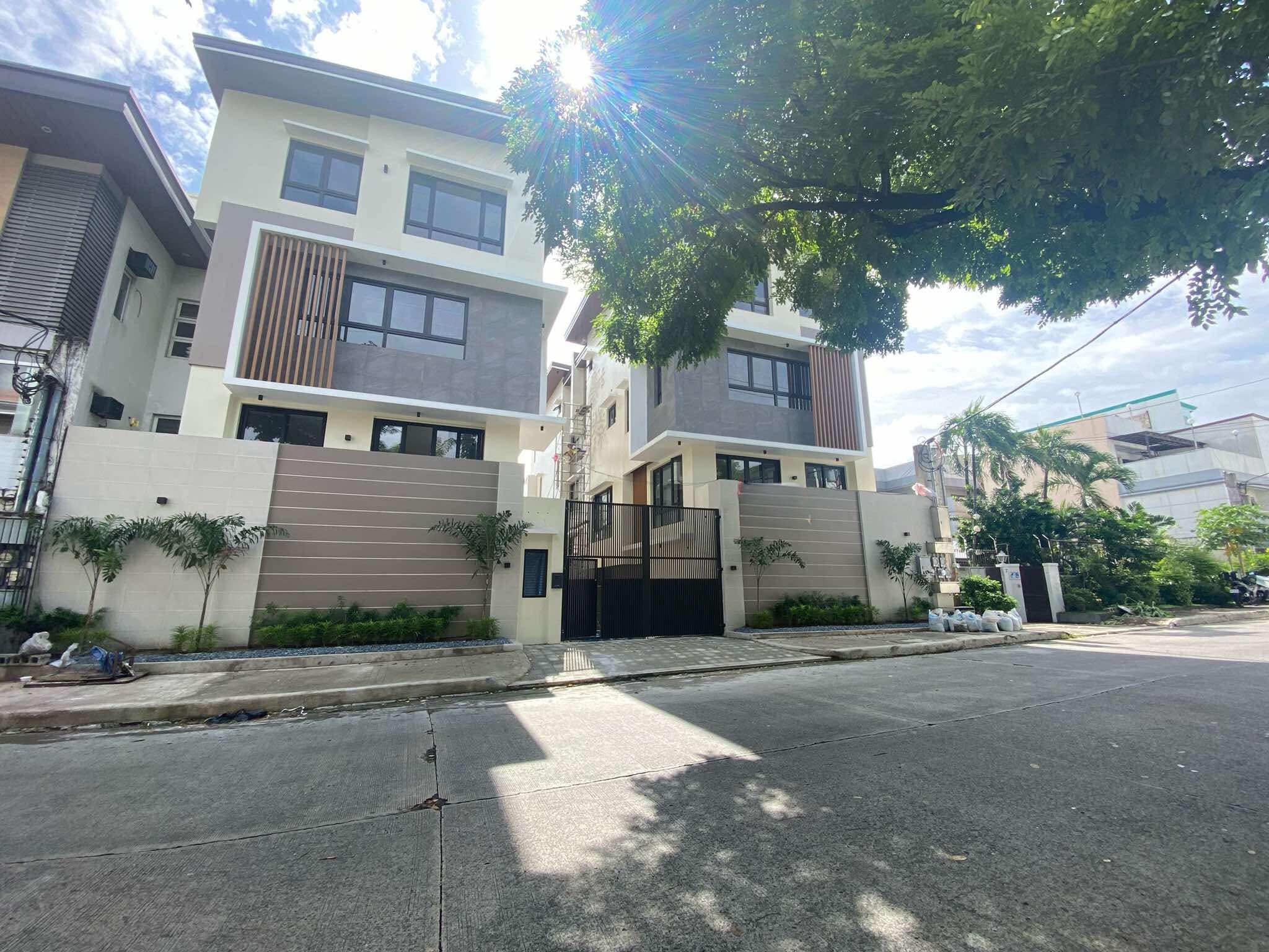 Prime4-BedroomModernTownhouseforSaleinNewManila-1.jpg