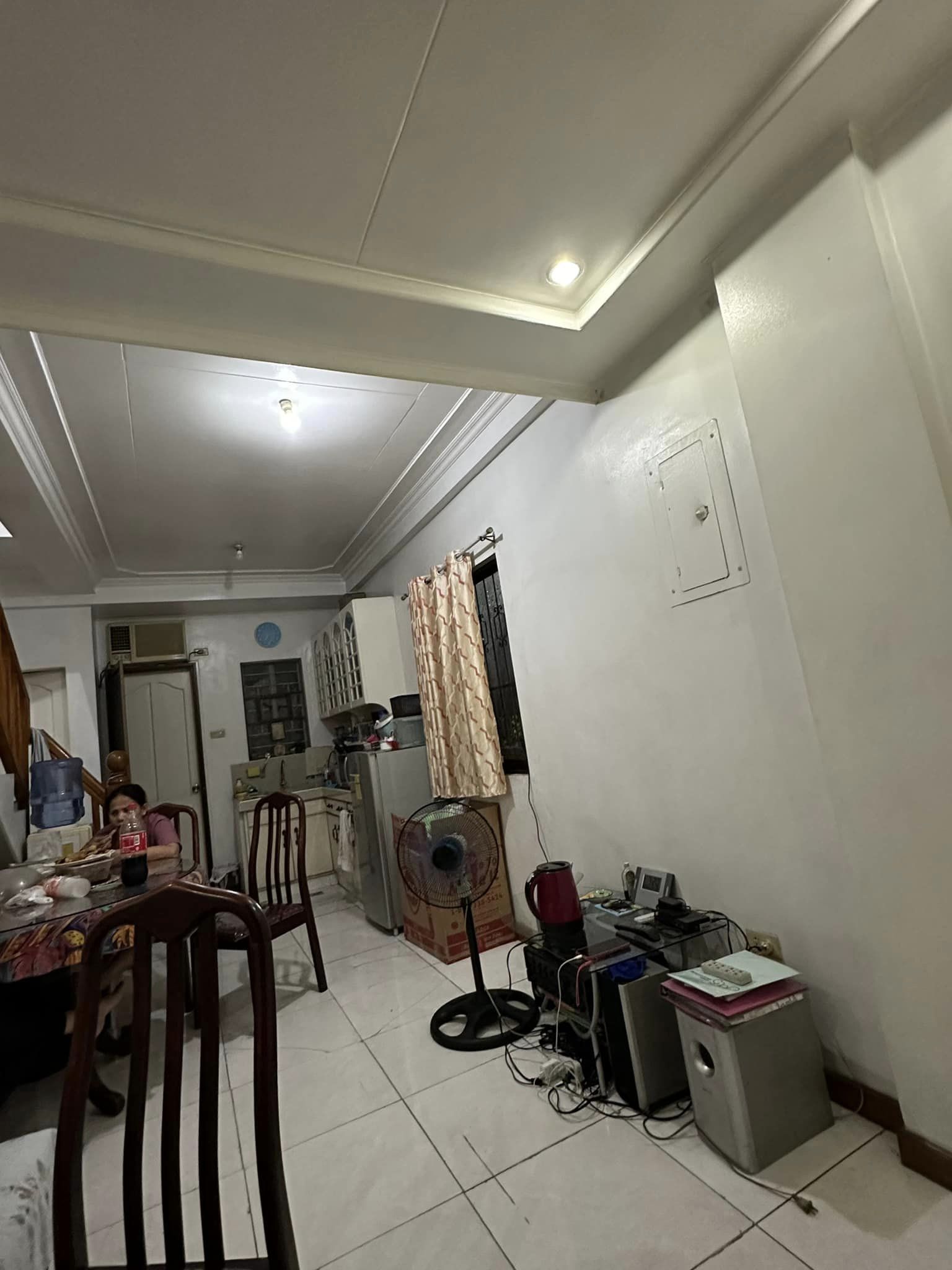 Sunny3-BedroomHouseforSaleinSampaloc,Manila-15.jpg