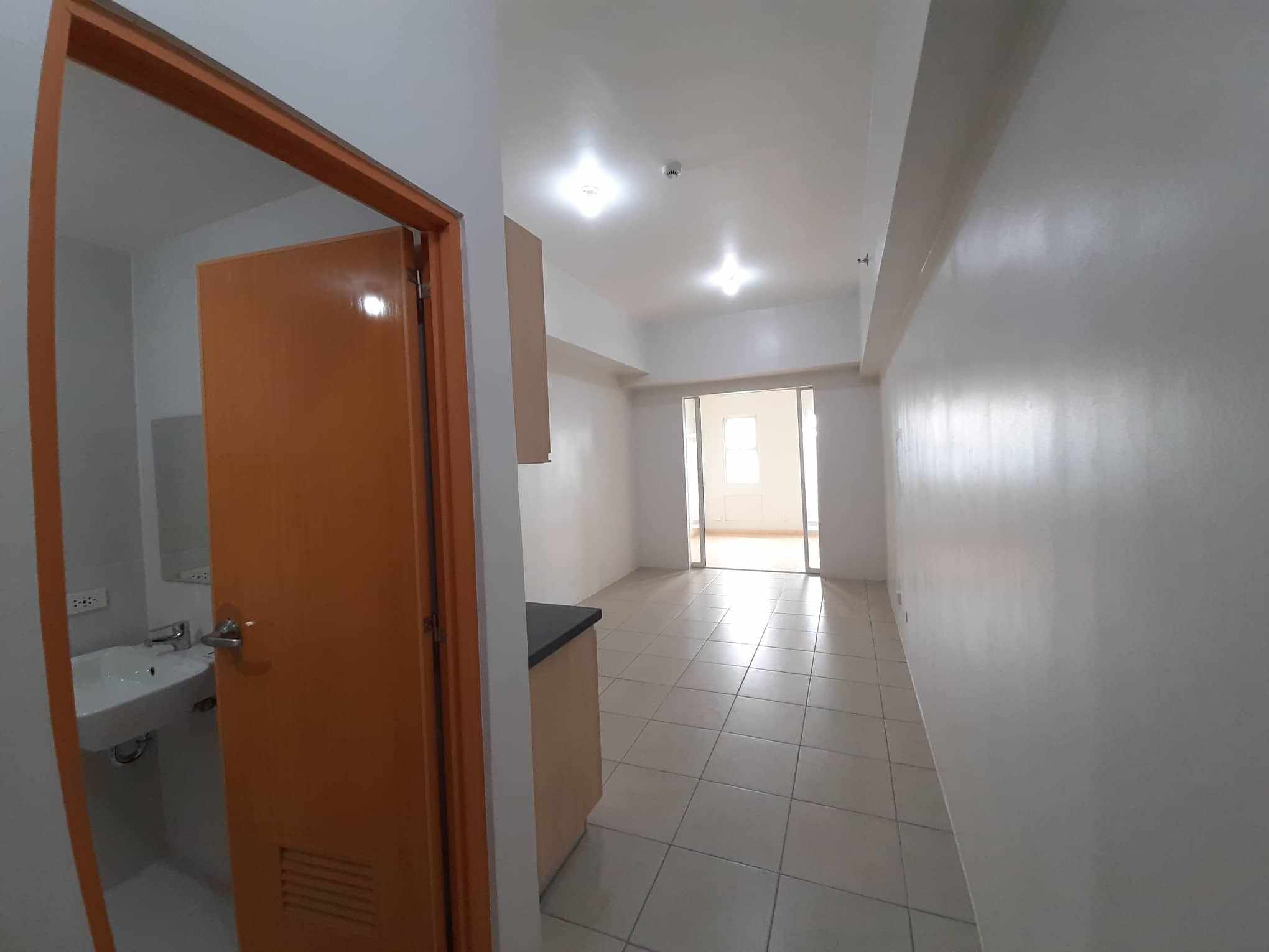 Bright1-BedroomCondoUnitforSaleinatAMATowerResidences,Mandaluyong-1.jpg