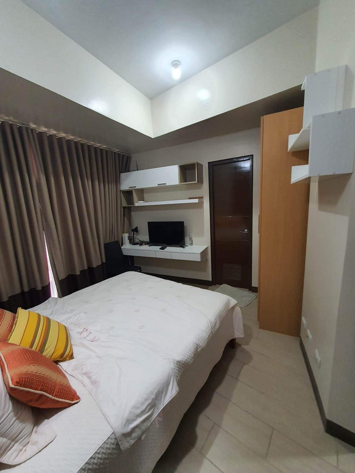 Trendy2-BedroomCondoUnitforSaleinTheFlorenceMckinleyHill,Taguig-9.jpg