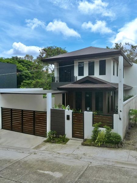 ModernFilipino3-BedroomHouseforSaleinSouthPeak,SanPedro,Laguna-1.jpg