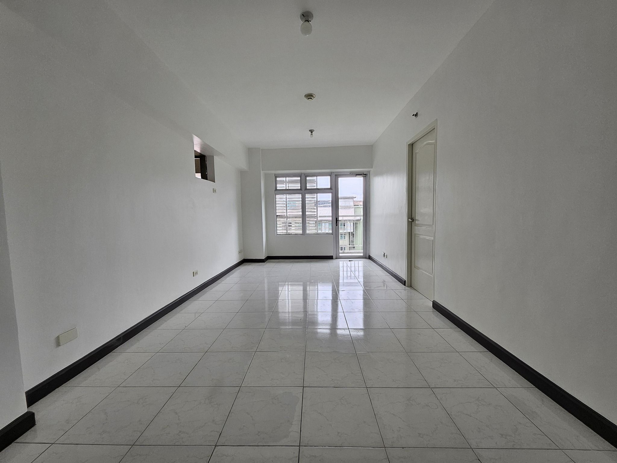 Bright1-BedroomCondoUnitforSaleinTwoSerendra,BGC,Taguig-1.jpg