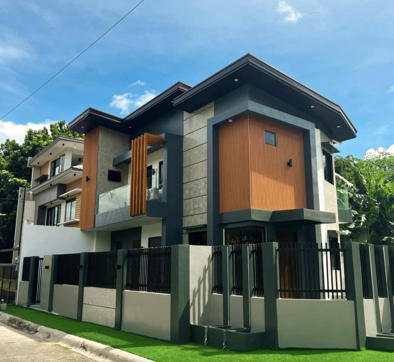 Attractive4-BedroomHouseandLotforSaleinFilinvest2,QuezonCity-1.jpg