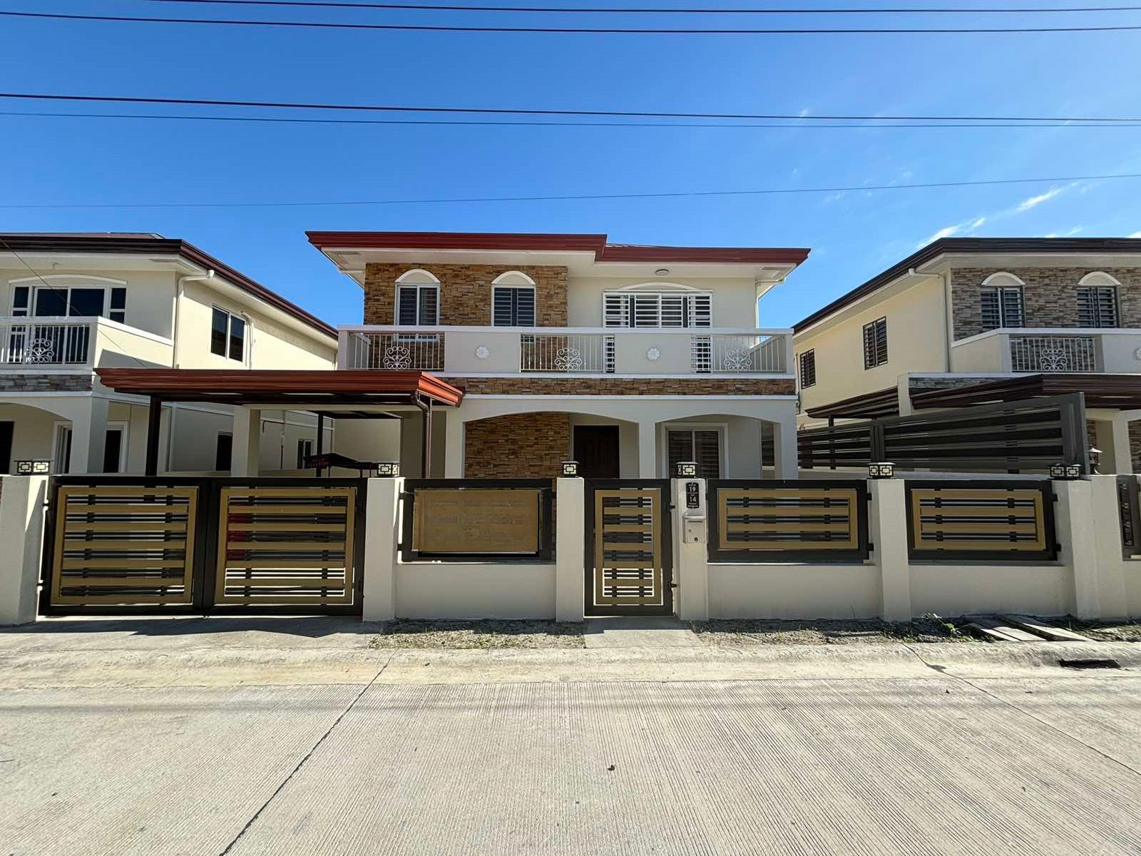 Sleek3-BedroomHouseandLotforSaleinSolanaCasaReal,BrgyCabalantian,BacolorPampanga-1.jpg