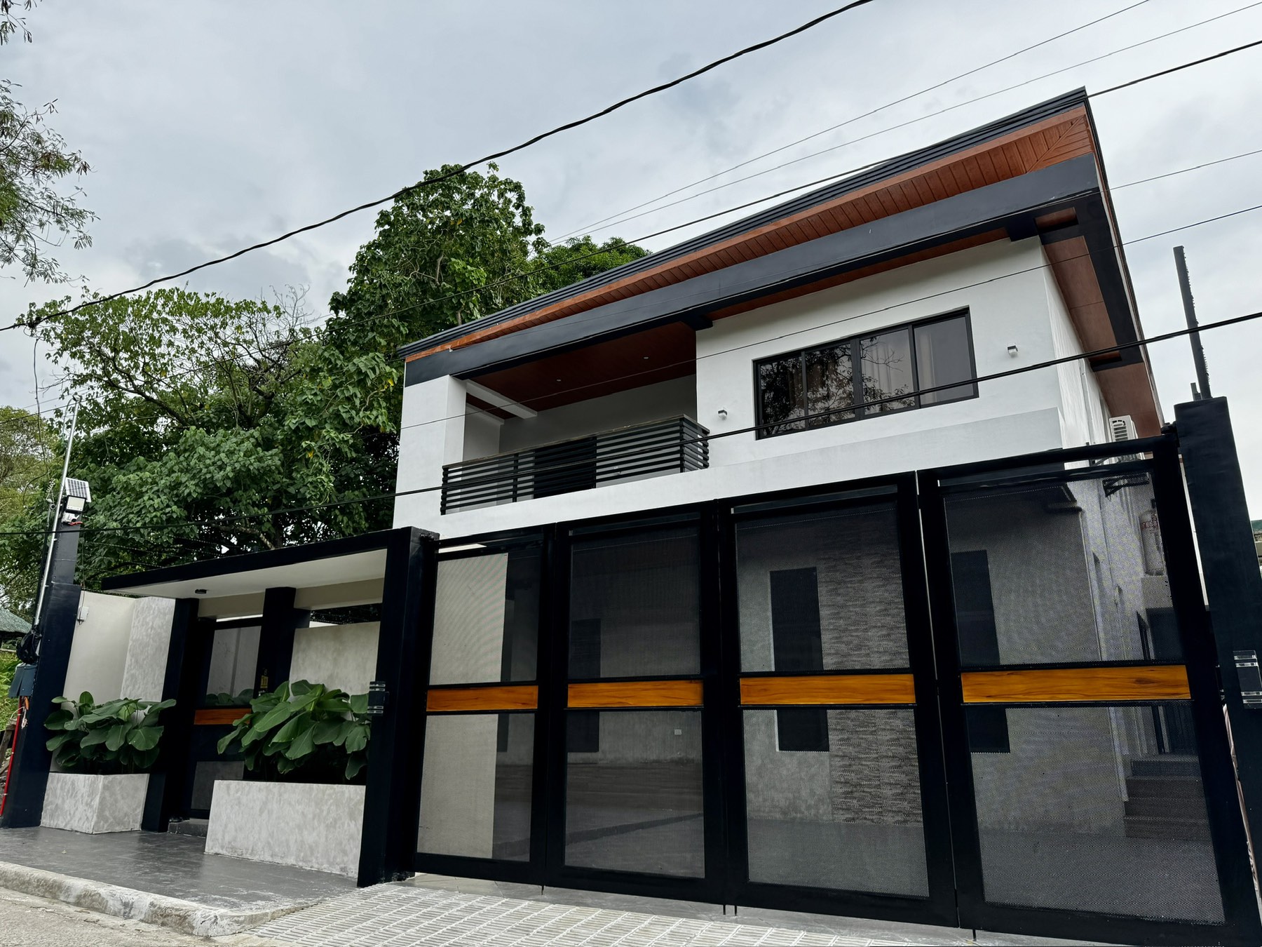 Cozy4-BedroomHouseandLotforSaleBrgy.171,CaloocanCity-1.jpg