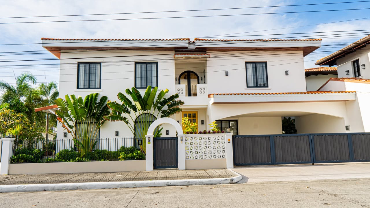 Elegant5-BedroomHouseandLotinHaciendaRoyale,SanFernando,Pampanga-1.jpg