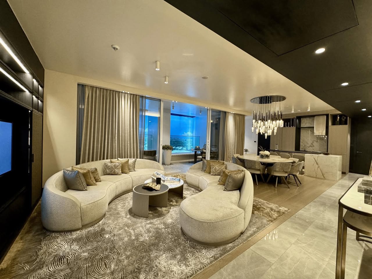 Dazzling3-BedroomUnitforSaleatAureliaResidencesEastTower,BGC-1.jpg