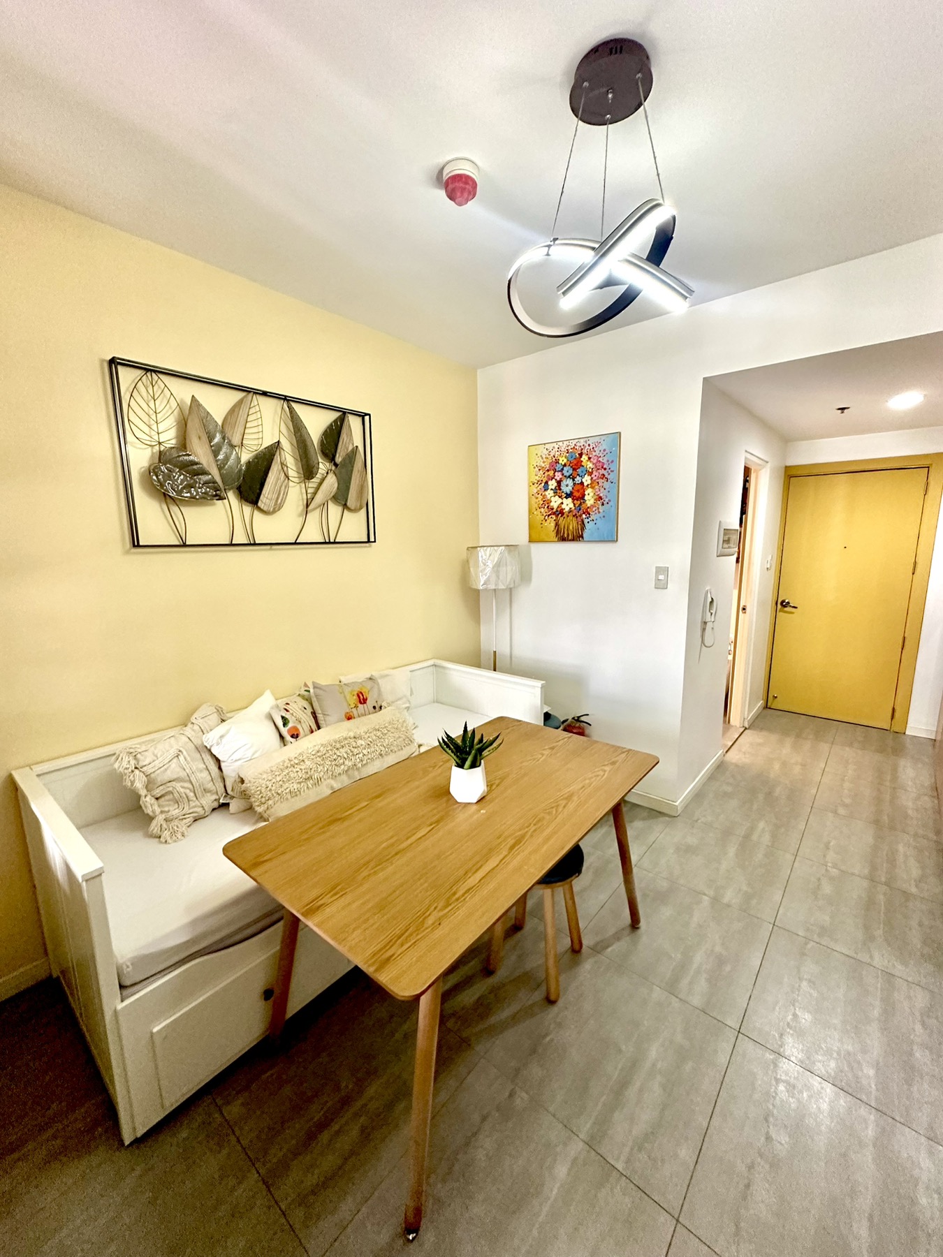 Cozy1-BedroomCondoUnitforSaleinErmita,Manila-1.jpg